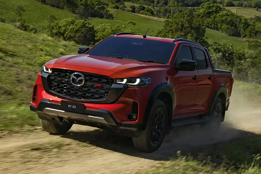 Mazda BT-50 2025 có thêm các tính năng an toàn mới