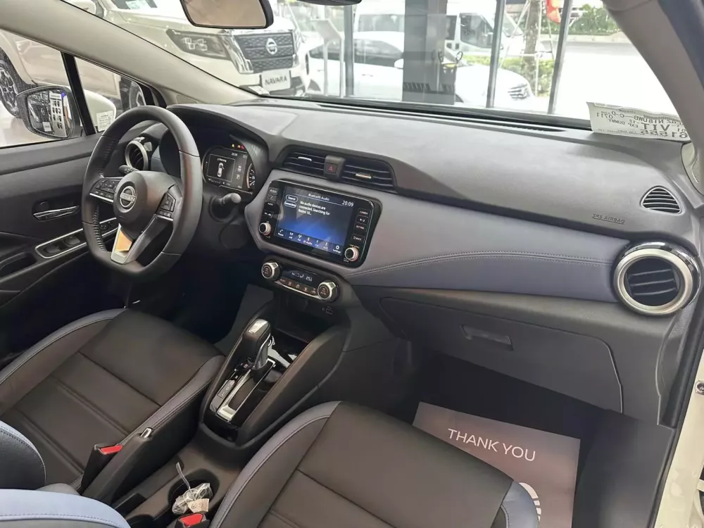 Nissan Almera 2025 được bổ sung mặt táp-lô bọc da màu xanh nhạt