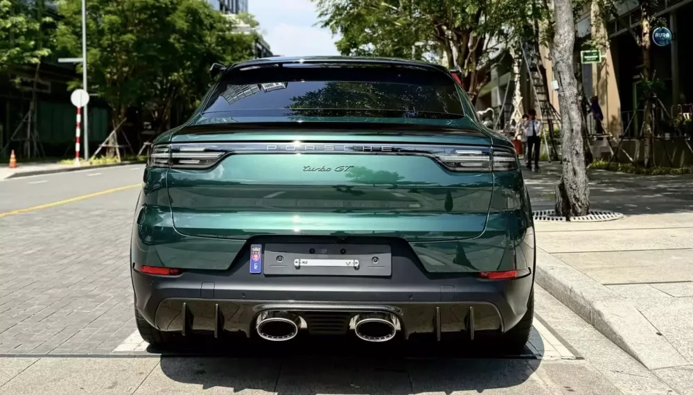Porsche Cayenne Turbo GT lướt đầu ti&ecirc;n xuất hiện tại Việt Nam, gi&aacute; gần 13 tỷ đồng- Ảnh 4.