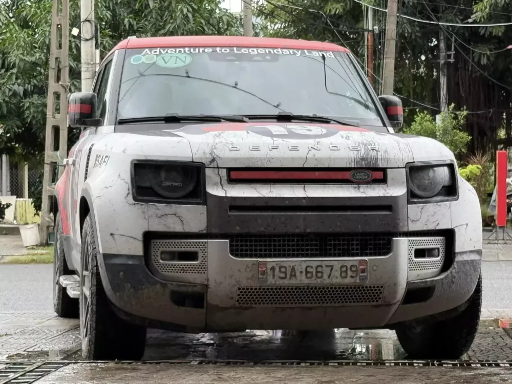 Doanh nh&acirc;n Hải Ph&ograve;ng tiếp tục "phượt" xa x&ocirc;i qua 3 nước Asean, lần n&agrave;y để Porsche 911 Dakar ở nh&agrave;- Ảnh 3.