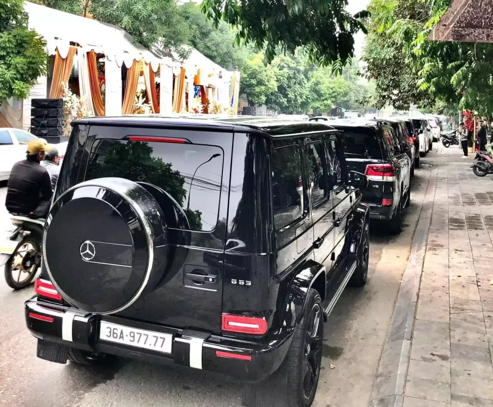 Choáng ngợp trước dàn xe dâu ở Thanh Hóa: Toàn xe SUV đắt tiền Lexus LX600, Mercedes-AMG G63, Range Rover- Ảnh 3.