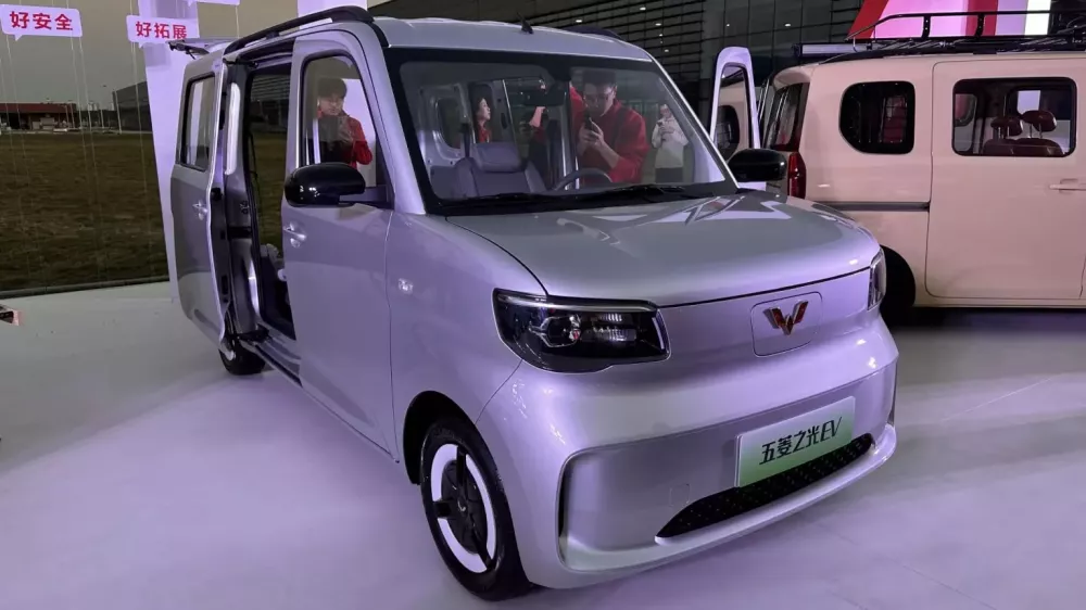 Cận cảnh Wuling Zhiguang EV: Xe Kei c&oacute; tốc độ tối đa ngang xe m&aacute;y, gi&aacute; dự kiến từ 165 triệu đồng- Ảnh 2.