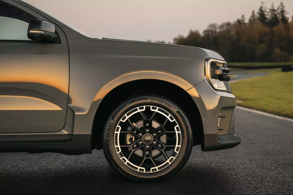 Ford Ranger MS-RT d&ugrave;ng v&agrave;nh 21 inch mới