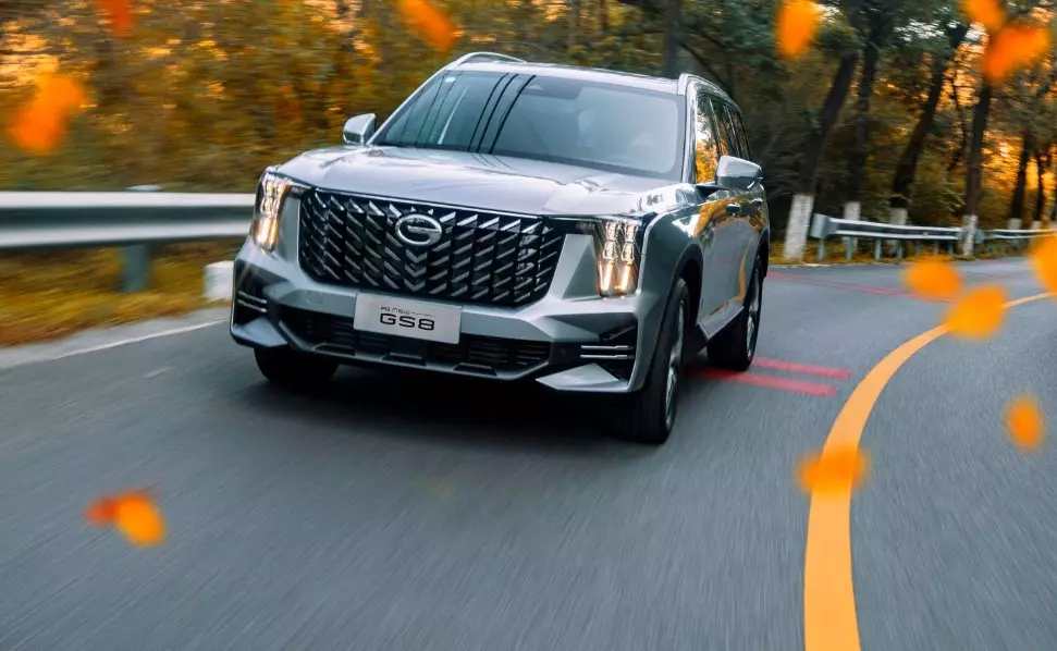 GAC GS8 2024 sở hữu thiết kế đầu xe khá ấn tượng