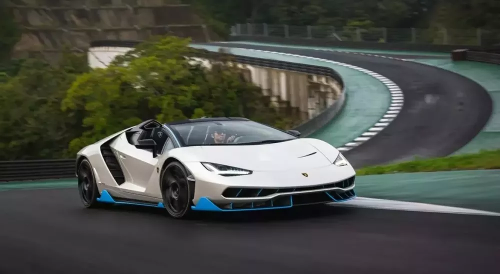 Cận cảnh Centenario Roadster mang phong cách mừng sinh nhật của nhà sáng lập Lamborghini- Ảnh 2.