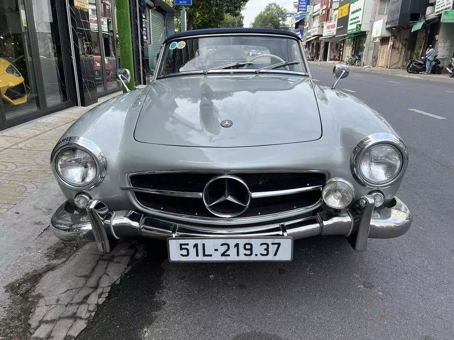 Cặp đôi Mercedes-Benz 190 SL của nhà sưu tập xe ở Việt Nam, 1 xe mua với giá 9,2 tỷ đồng- Ảnh 4.