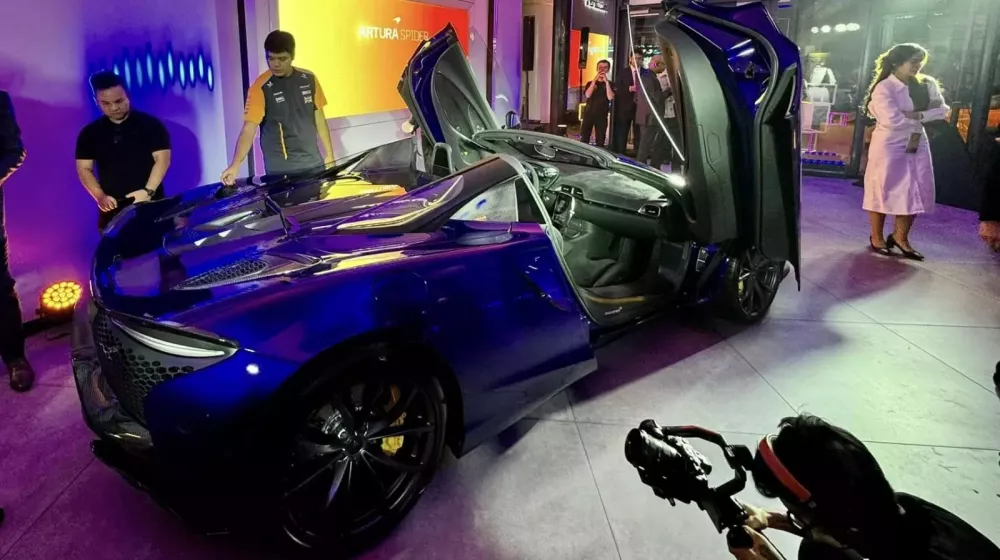 McLaren Artura Spider sở màu sơn tím độc đáo của doanh nhân TP.HCM- Ảnh 3. McLaren Artura Spider sở màu sơn tím độc đáo của doanh nhân TP.HCM- Ảnh 3.