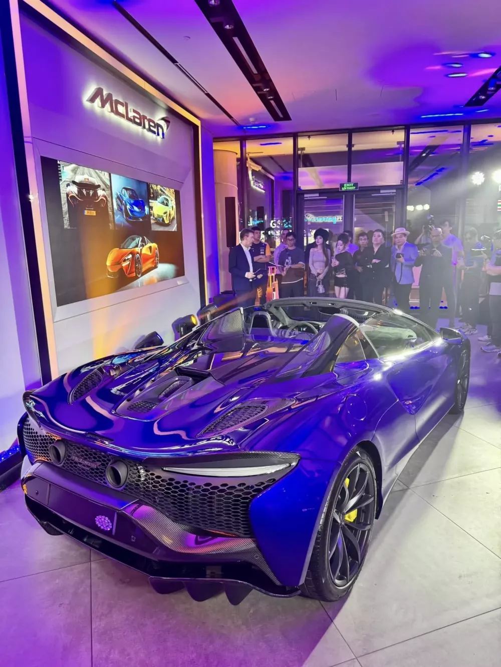 McLaren Artura Spider sở màu sơn tím độc đáo của doanh nhân TP.HCM- Ảnh 4. McLaren Artura Spider sở màu sơn tím độc đáo của doanh nhân TP.HCM- Ảnh 4.