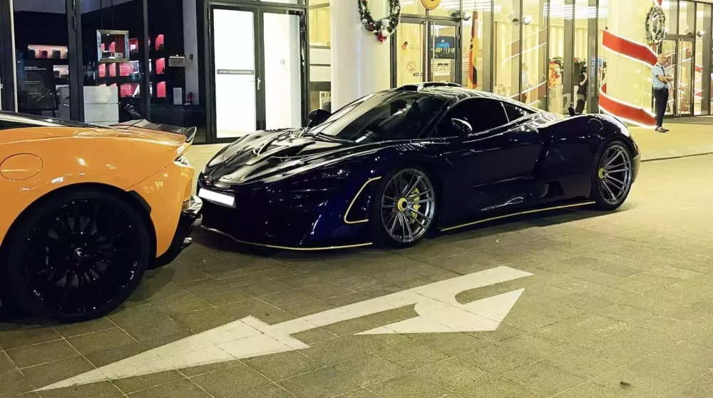 Các đại gia đi xe gì đến tham dự buổi ra mắt siêu xe mui trần McLaren Artura Spider?- Ảnh 4.