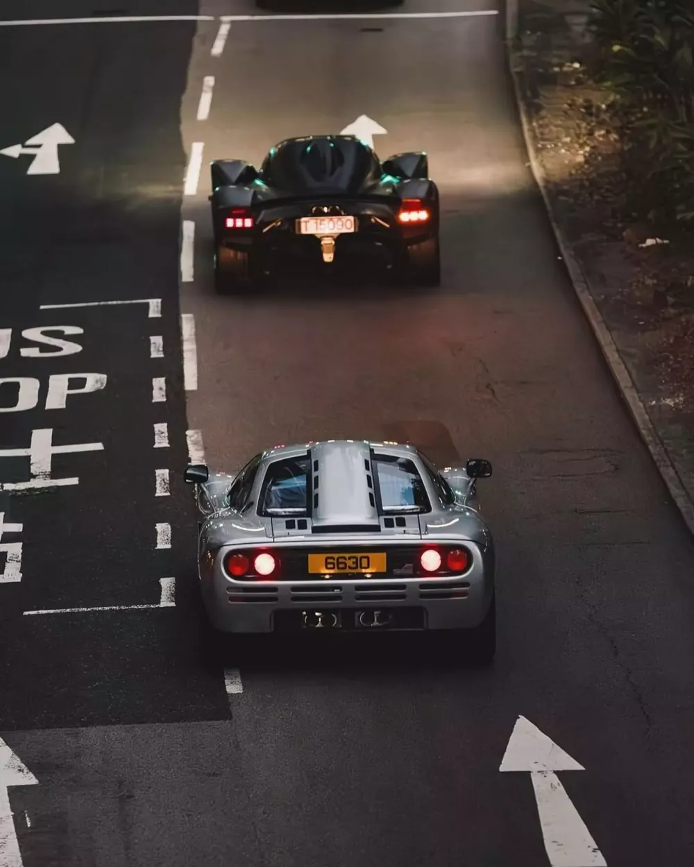 D&agrave;n si&ecirc;u xe dạo phố tại Đ&agrave;i Loan, McLaren F1 chục triệu đ&ocirc; la nổi bật b&ecirc;n cạnh Aston Martin Valkyrie si&ecirc;u hiểm- Ảnh 8.