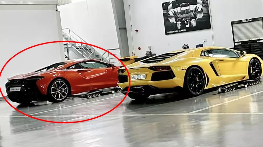 Siêu xe hybrid đầu tiên của McLaren tại Việt Nam trên đường phố Hồ Chí Minh- Ảnh 1.