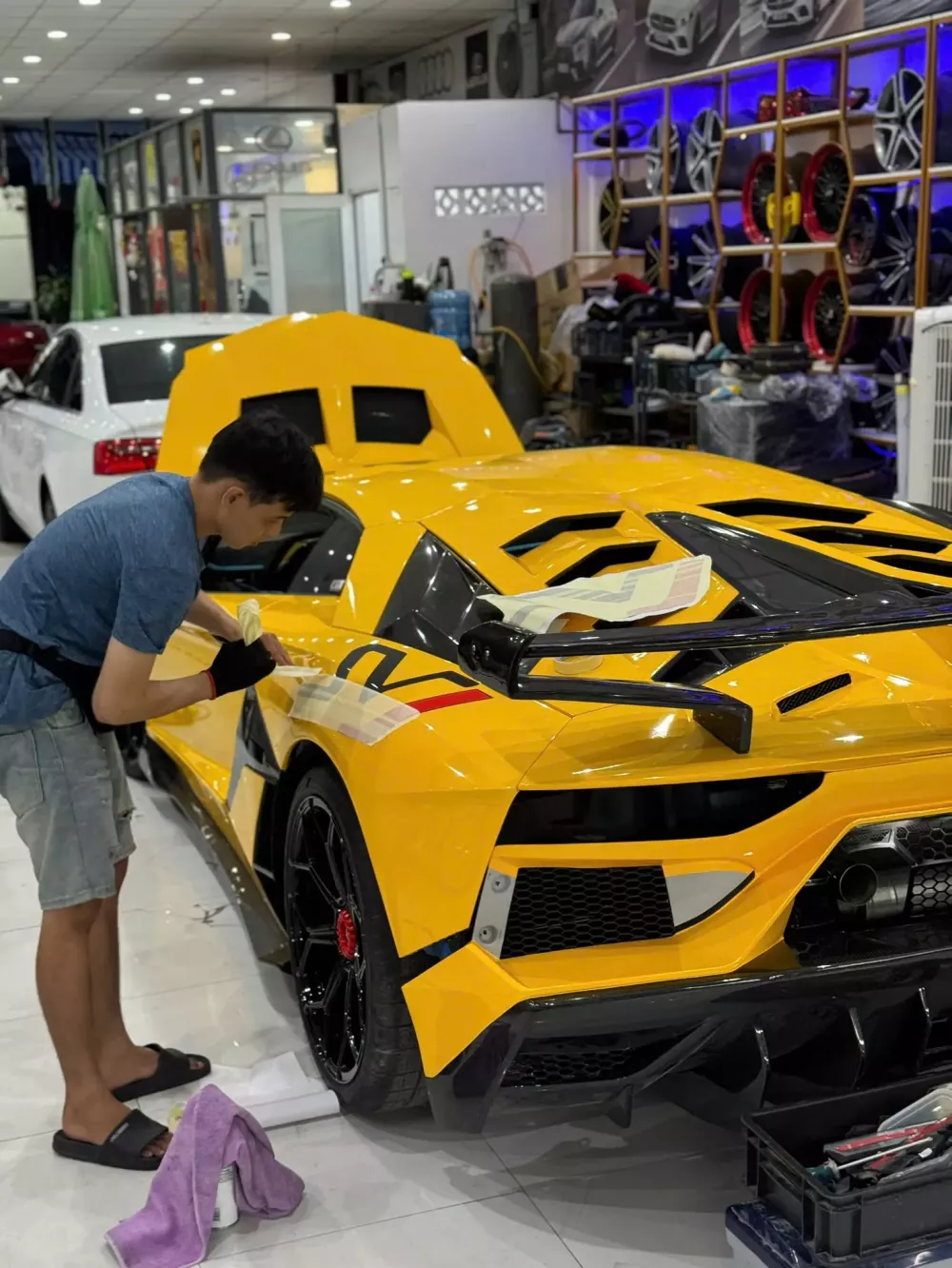 Loại bỏ body kit tận 3 tỷ đồng, chỉ có 50 bộ trên thế giới, chủ xe Lamborghini Aventador lên tiếp gói độ khủng- Ảnh 4.