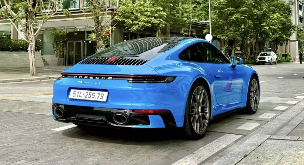 Rao bán Porsche 911 Carrera 4S "lướt" rẻ hơn 4 tỷ đồng so với lúc mua mới, người bán nhanh chóng có cọc- Ảnh 1.