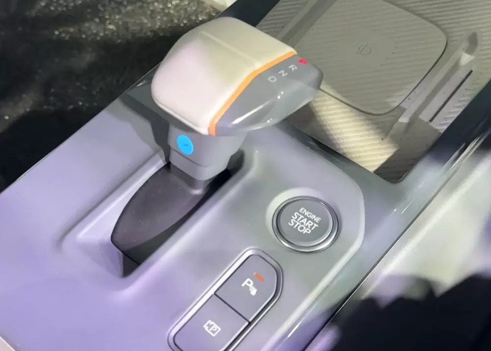 Cần số của Kia Syros 