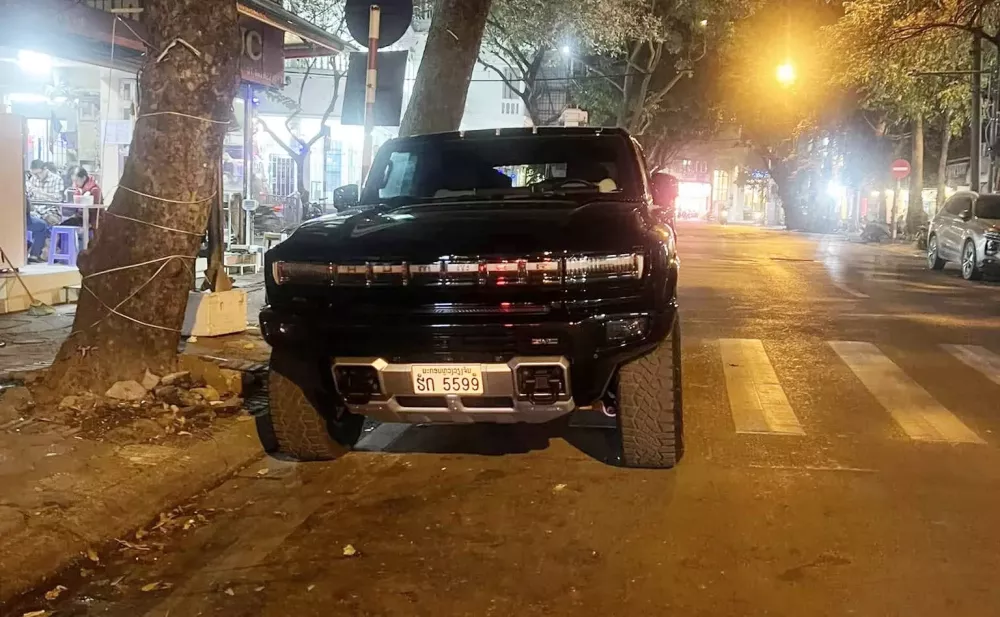 Chi tiết "khủng long" GMC Hummer EV đầu tiên ở Việt Nam: Bộ pin hơn 200 kWh, gấp 2,3 lần pin của xe VinFast VF8- Ảnh 1.