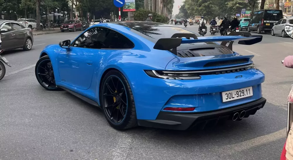 Porsche 911 GT3 992 của nữ đại gia H&agrave; Nội xuất hiện tr&ecirc;n đường phố với biển đẹp- Ảnh 1.