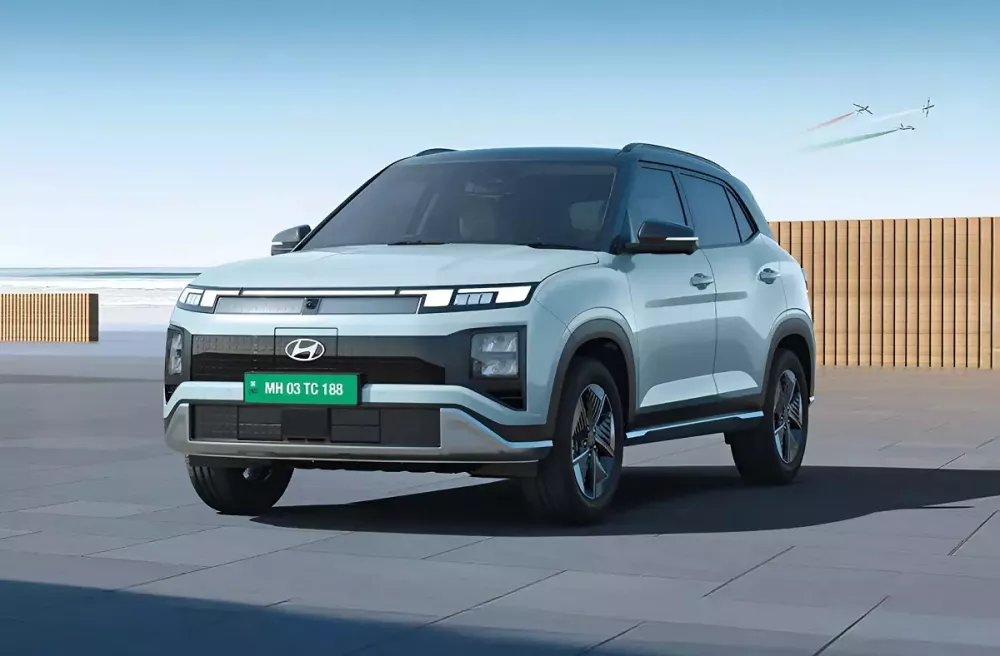 Hyundai Creta Electric màu xanh nhạt phối nóc đen
