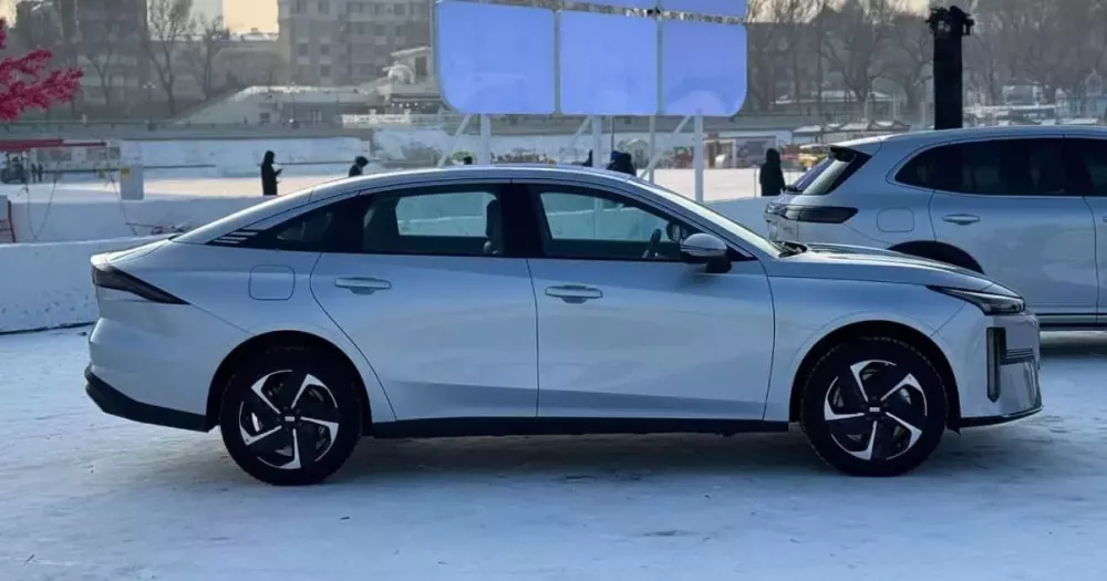 Hình ảnh chính thức của xe sedan Geely Galaxy L6 EM-i PHEV được tiết lộ- Ảnh 4.