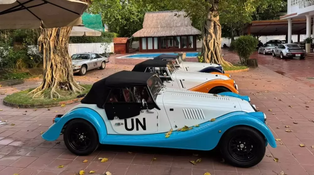 Mới đầu năm 2025, "Qua" Vũ tậu đến 3 chiếc Morgan mui trần, nâng tổng xe lên 6 chiếc, showroom ăn Tết sớm- Ảnh 4.