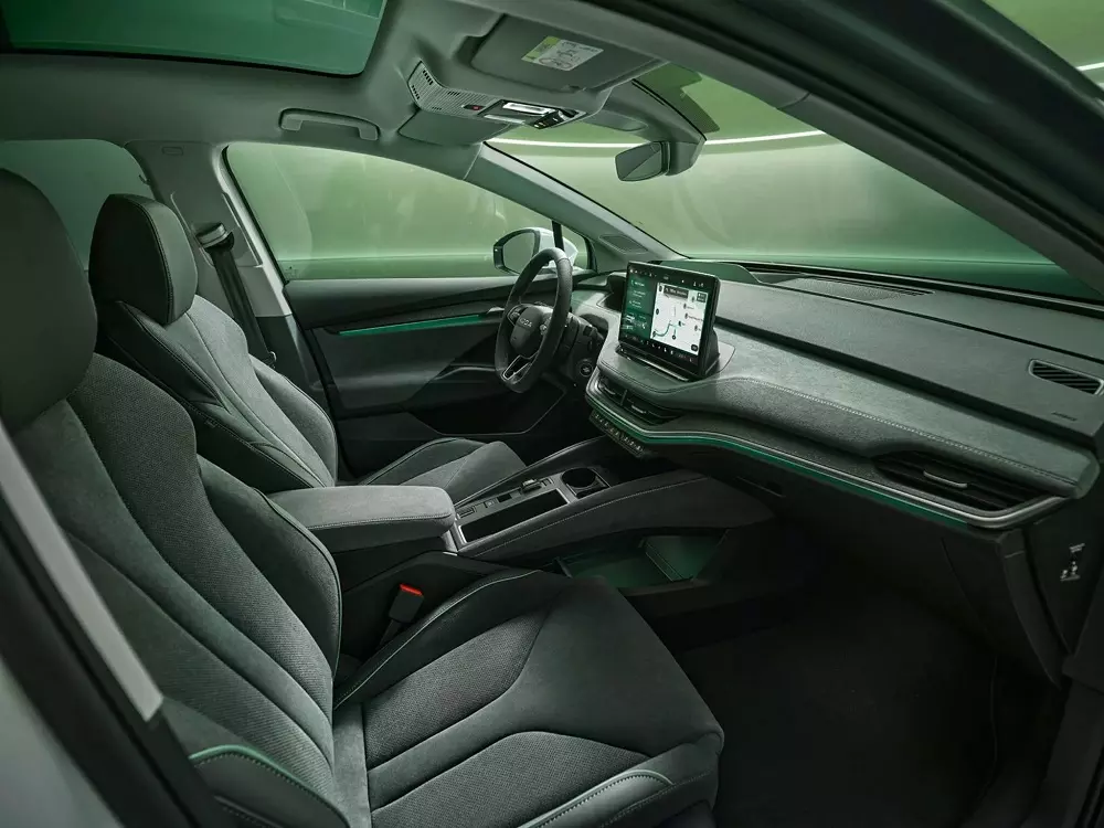 Ghế trước của Skoda Enyaq 2025 có tính năng sưởi