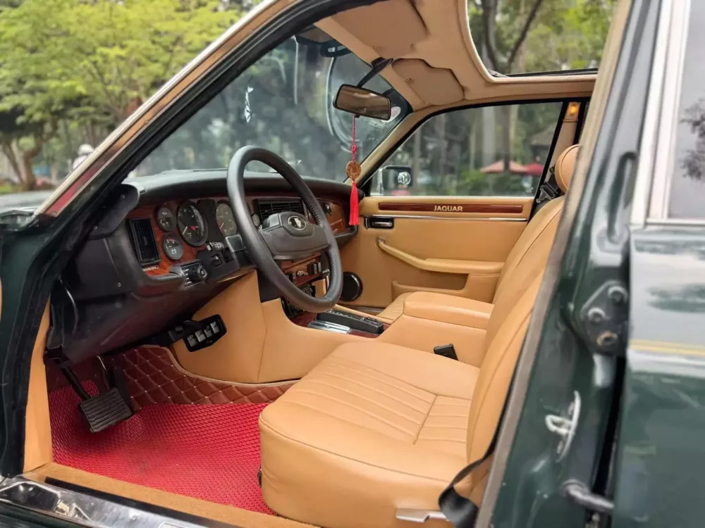Chi tiết Jaguar XJ6 màu xanh lục đẹp mắt, chỉ có vài chiếc tại Việt Nam- Ảnh 4.