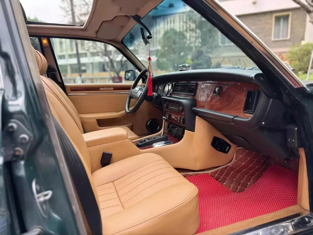 Chi tiết Jaguar XJ6 màu xanh lục đẹp mắt, chỉ có vài chiếc tại Việt Nam- Ảnh 6.