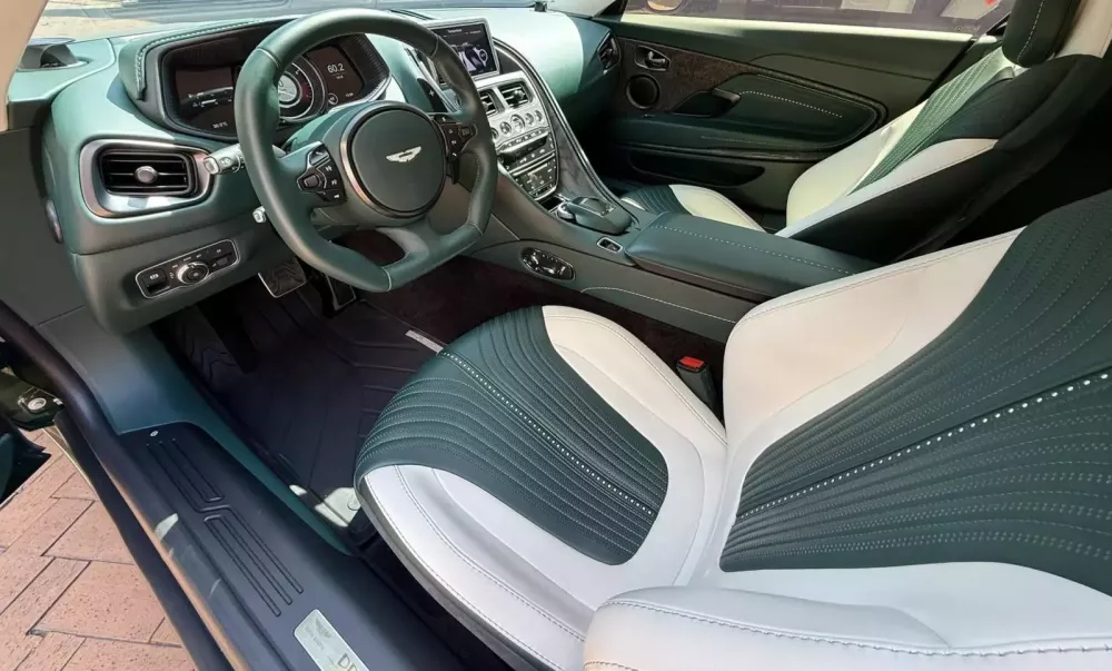 Mới đăng ký xe Aston Martin DB11 được vài tháng, đại gia đã nhanh chóng bán lại- Ảnh 6.