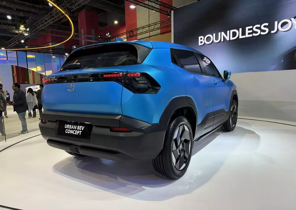 Toyota Urban Cruiser EV có 2 phiên bản FWD