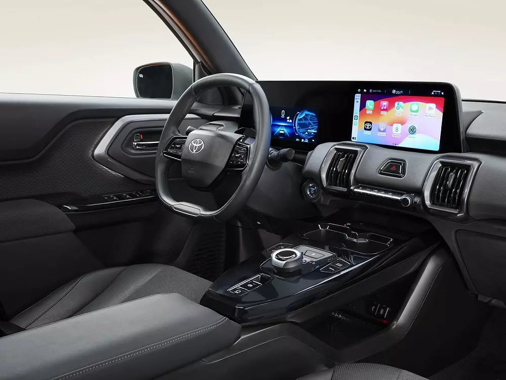 Toyota Urban Cruiser EV sở hữu nội thất giống với Suzuki e Vitara