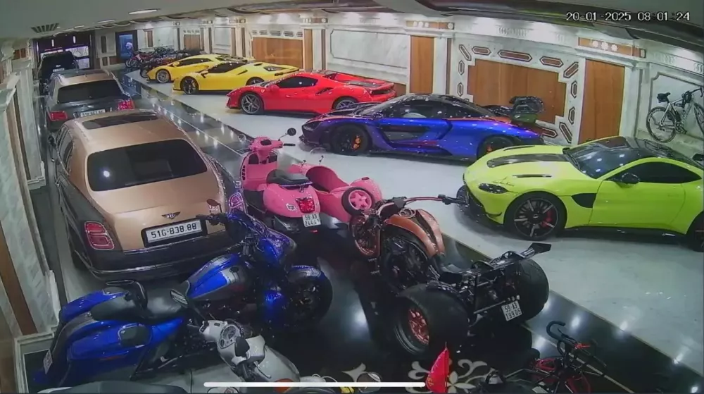 Ho&agrave;ng Kim Kh&aacute;nh chia sẻ d&agrave;n si&ecirc;u xe đ&atilde; đầy đủ nh&acirc;n t&agrave;i để "ăn Tết", tiếc l&agrave; Lamborghini Sian vẫn chưa c&oacute; tin g&igrave;- Ảnh 2.