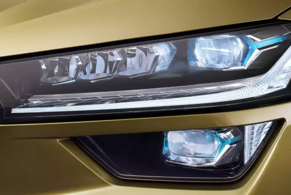 Cận cảnh đ&egrave;n pha LED ma trận mới của Skoda Kodiaq 2025 