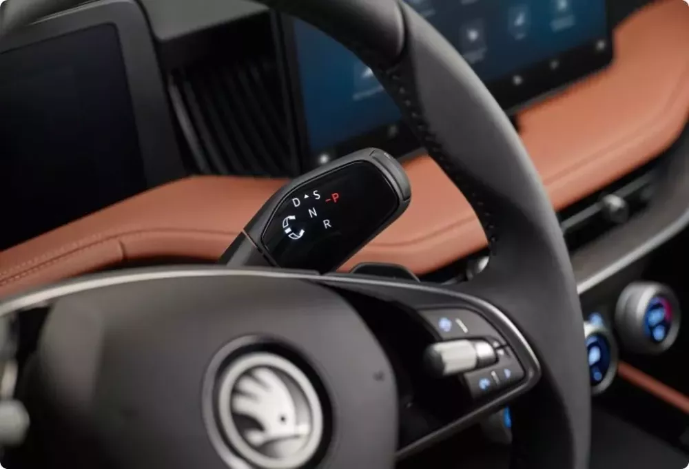 Cần số điện tử mới nằm sau v&ocirc; lăng của Skoda Kodiaq 2025 
