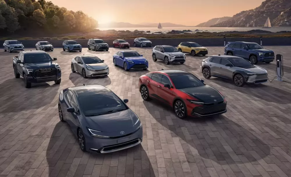 Toyota là thương hiệu ô tô giá trị nhất thế giới năm 2025, Tesla tụt lại phía sau