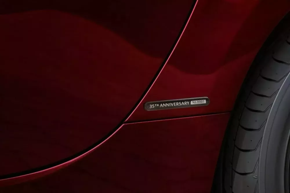 Ra mắt Mazda MX-5 Miata 35th Anniversary Edition 2025, giới hạn 300 chiếc- Ảnh 3.