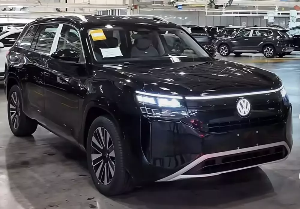 Cận cảnh đầu xe của Volkswagen Teramont Pro bản thường Cận cảnh đầu xe của Volkswagen Teramont Pro bản thường