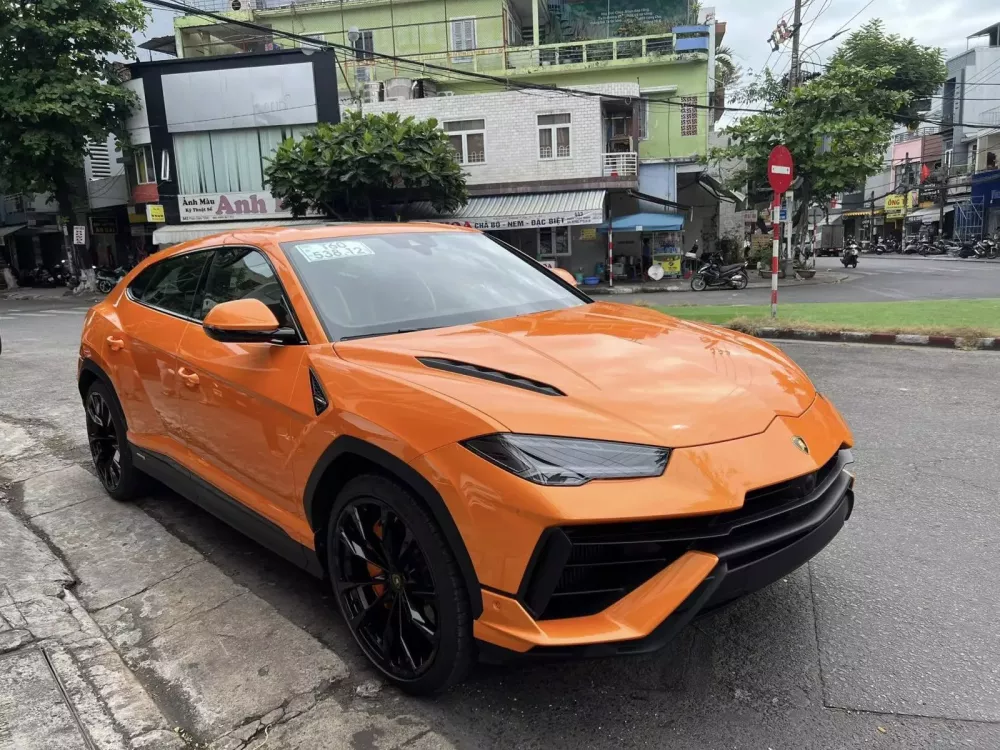 Siêu SUV Lamborghini hi88.com - hi88.win S đầu tiên ở Đà Nẵng- Ảnh 2.