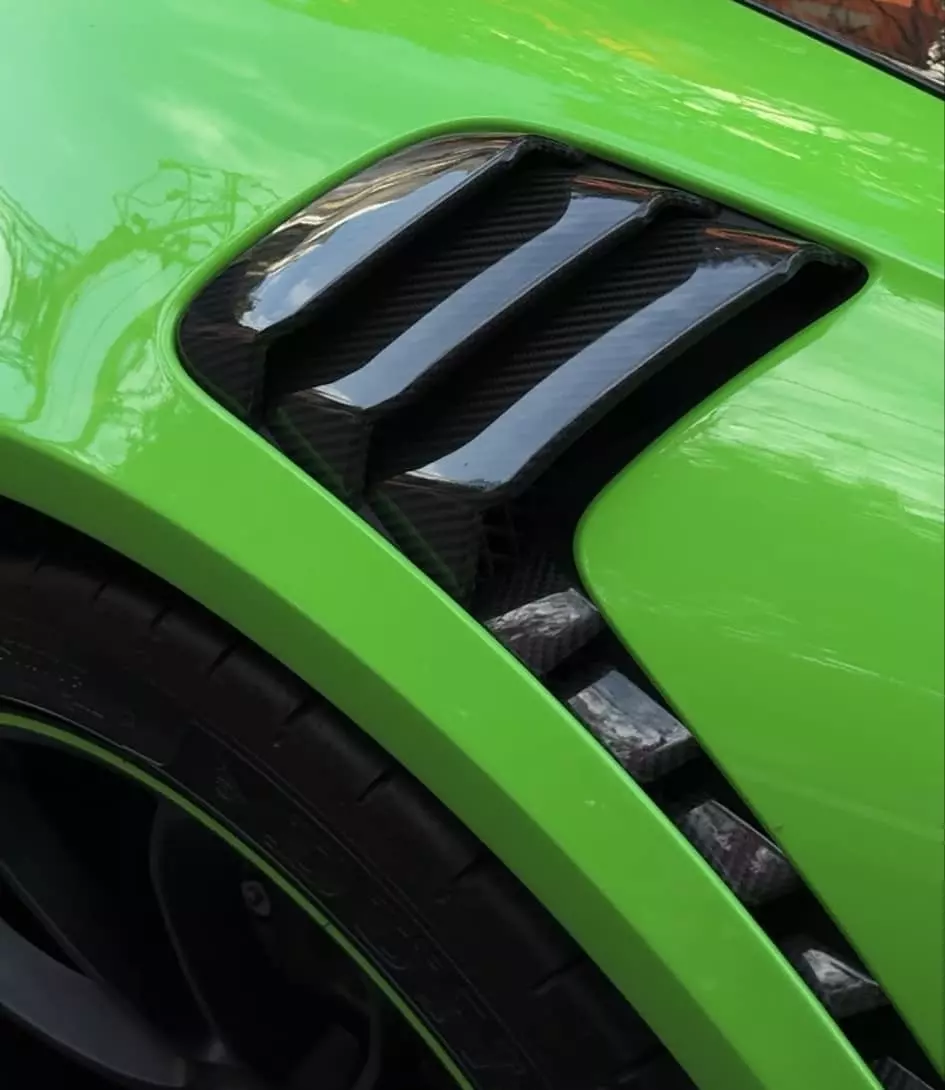 Porsche 911 GT3 RS màu độc của doanh nhân Tp.HCM tái xuất, biển đẹp, từng được rao bán- Ảnh 8. Porsche 911 GT3 RS màu độc của doanh nhân Tp.HCM tái xuất, biển đẹp, từng được rao bán- Ảnh 8.