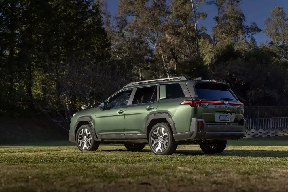 Subaru Outback 2026 sở hữu giá nóc tiện dụng Subaru Outback 2026 sở hữu giá nóc tiện dụng