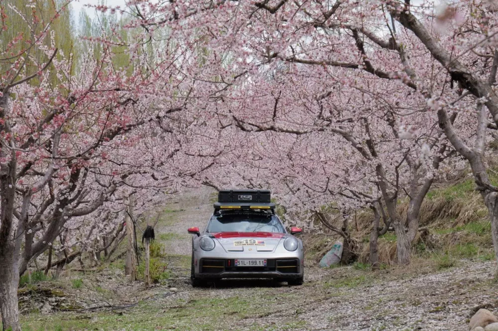 Porsche 911 Dakar của doanh nhân Hải Phòng gần chạm mốc 100.000 km chỉ sau chưa đầy 2 năm mua- Ảnh 4. Porsche 911 Dakar của doanh nhân Hải Phòng gần chạm mốc 100.000 km chỉ sau chưa đầy 2 năm mua- Ảnh 4.