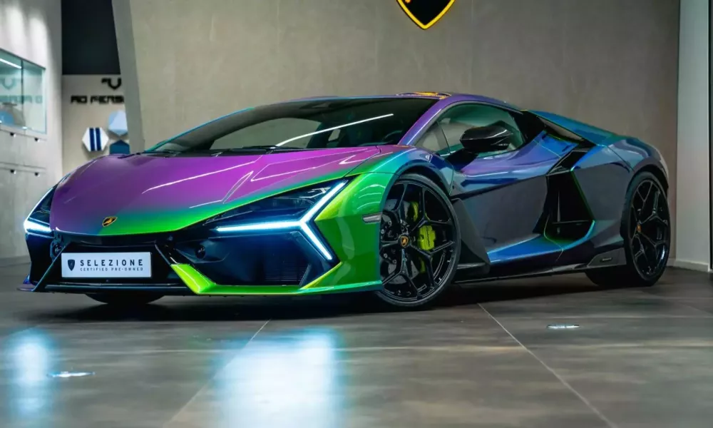 Lamborghini Revuelto mang màu sơn bắt mắt, có thể lên đến 2 tỷ đồng- Ảnh 3. Lamborghini Revuelto mang màu sơn bắt mắt, có thể lên đến 2 tỷ đồng- Ảnh 3.