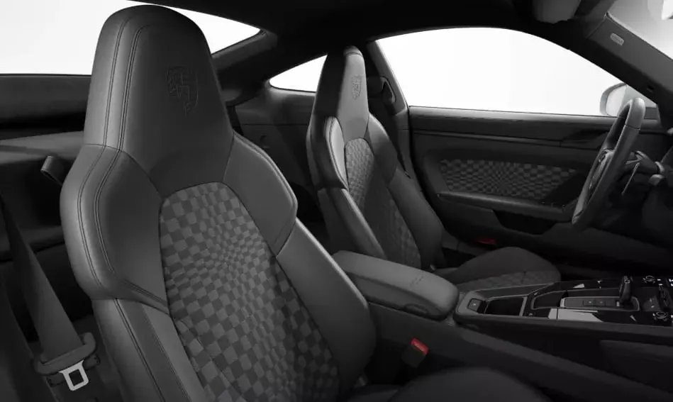 Chỉ cần bỏ ra gần 300 triệu đồng, các chủ xe Porsche 911 có thể sở hữu nội thất Pasha của Spirit 70- Ảnh 3.