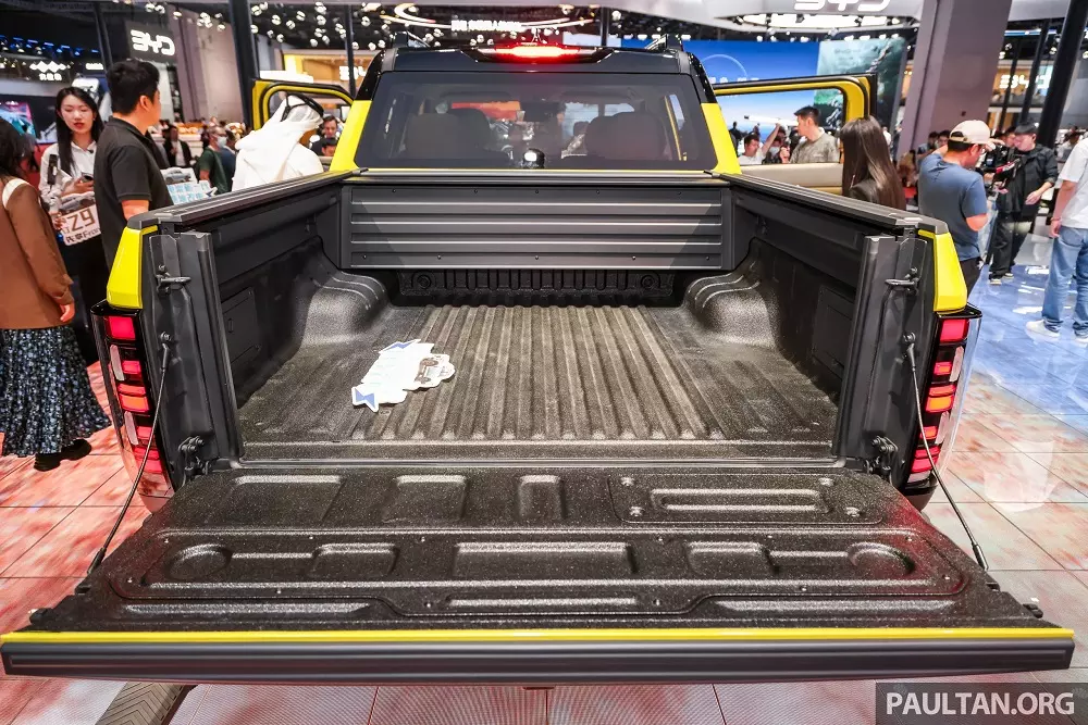 Thùng sau của Nissan Frontier Pro Thùng sau của Nissan Frontier Pro