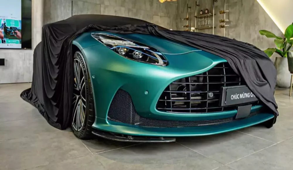 Trải nghiệm chưa bao lâu nữ đại gia bán lại Aston Martin DB12 chỉ mới chạy gần 700km, lỗ 9 tỷ đồng- Ảnh 1.