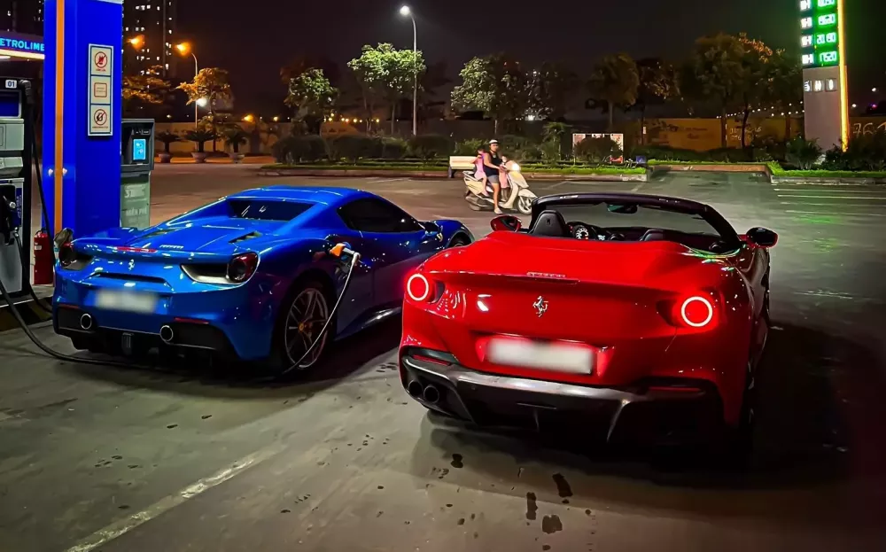 Cặp đôi siêu xe Ferrari mui trần đỉnh cao ở Hà Nội- Ảnh 2.
