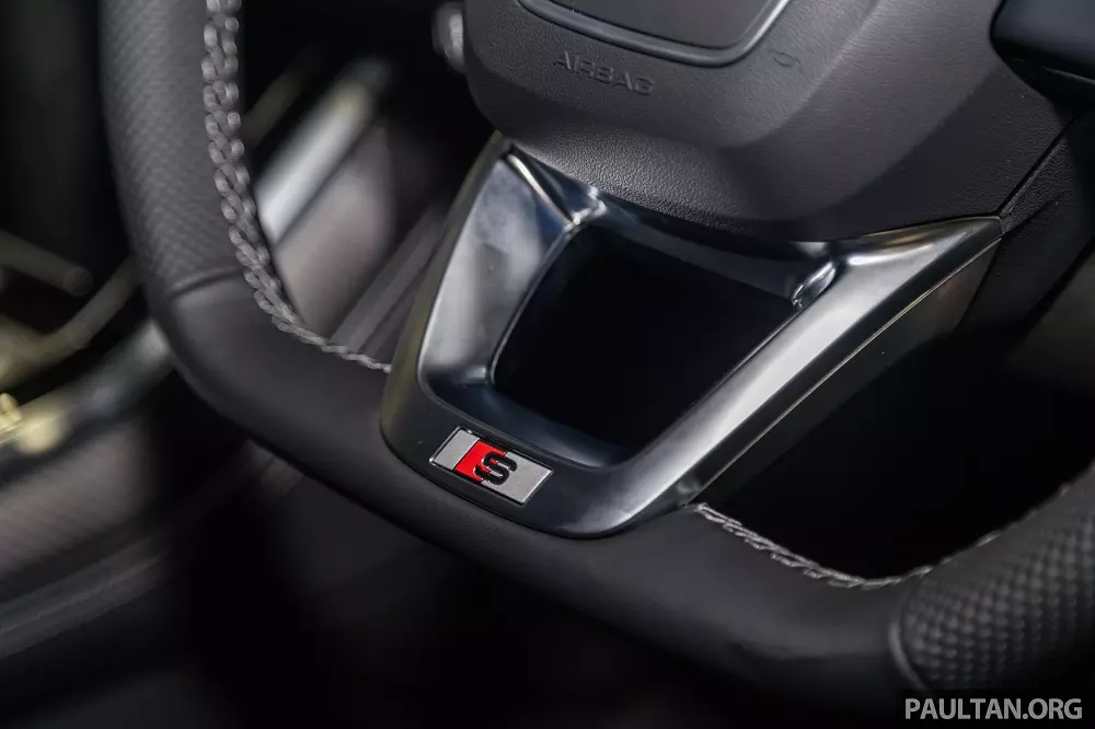 Vô lăng vát đáy của Audi Q7