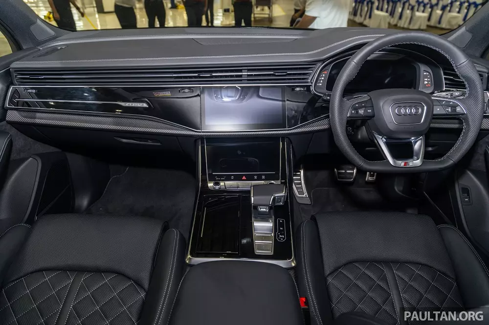 Khoang lái của Audi Q7