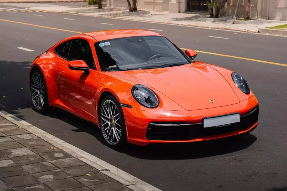 Porsche 911 "lướt" có màu sơn độc đáo rao bán 7,8 tỷ đồng- Ảnh 2. Porsche 911 "lướt" có màu sơn độc đáo rao bán 7,8 tỷ đồng- Ảnh 2.
