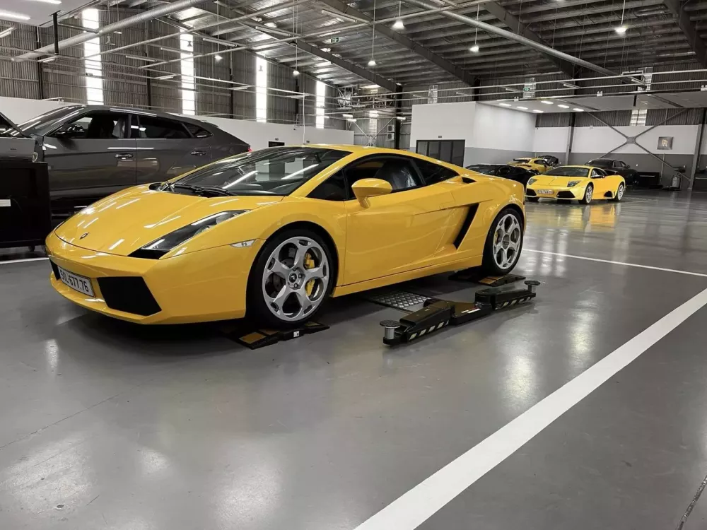 Cường "Đô-la" tiết lộ mua chiếc Lamborghini bằng tiền tự kiếm được- Ảnh 3. Cường "Đô-la" tiết lộ mua chiếc Lamborghini bằng tiền tự kiếm được- Ảnh 3.