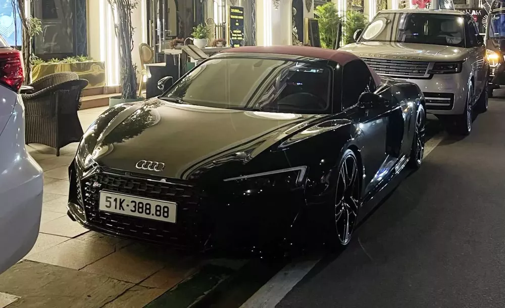 Siêu xe mui trần Audi R8 V10 Spyder biển tứ quý 8 tiếp tục được chào bán- Ảnh 2. Siêu xe mui trần Audi R8 V10 Spyder biển tứ quý 8 tiếp tục được chào bán- Ảnh 2.