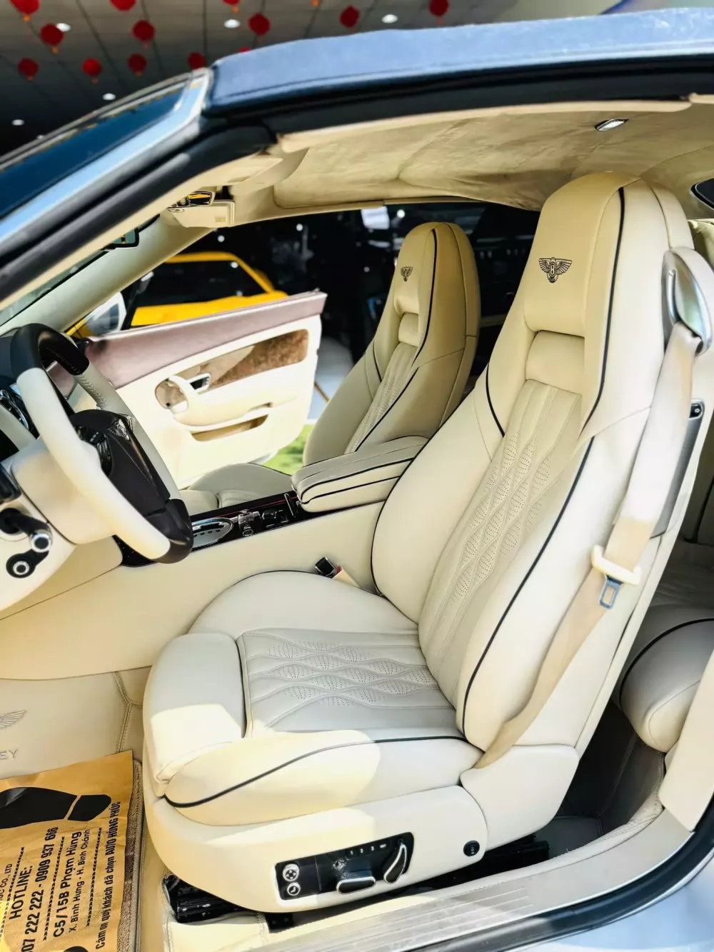 Bentley Continental GTC hơn 17 năm tuổi được chào bán lại 2,5 tỷ đồng- Ảnh 4. Bentley Continental GTC hơn 17 năm tuổi được chào bán lại 2,5 tỷ đồng- Ảnh 4.